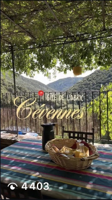 Couverture d'un reel publié pour le Gîte de l'Abric